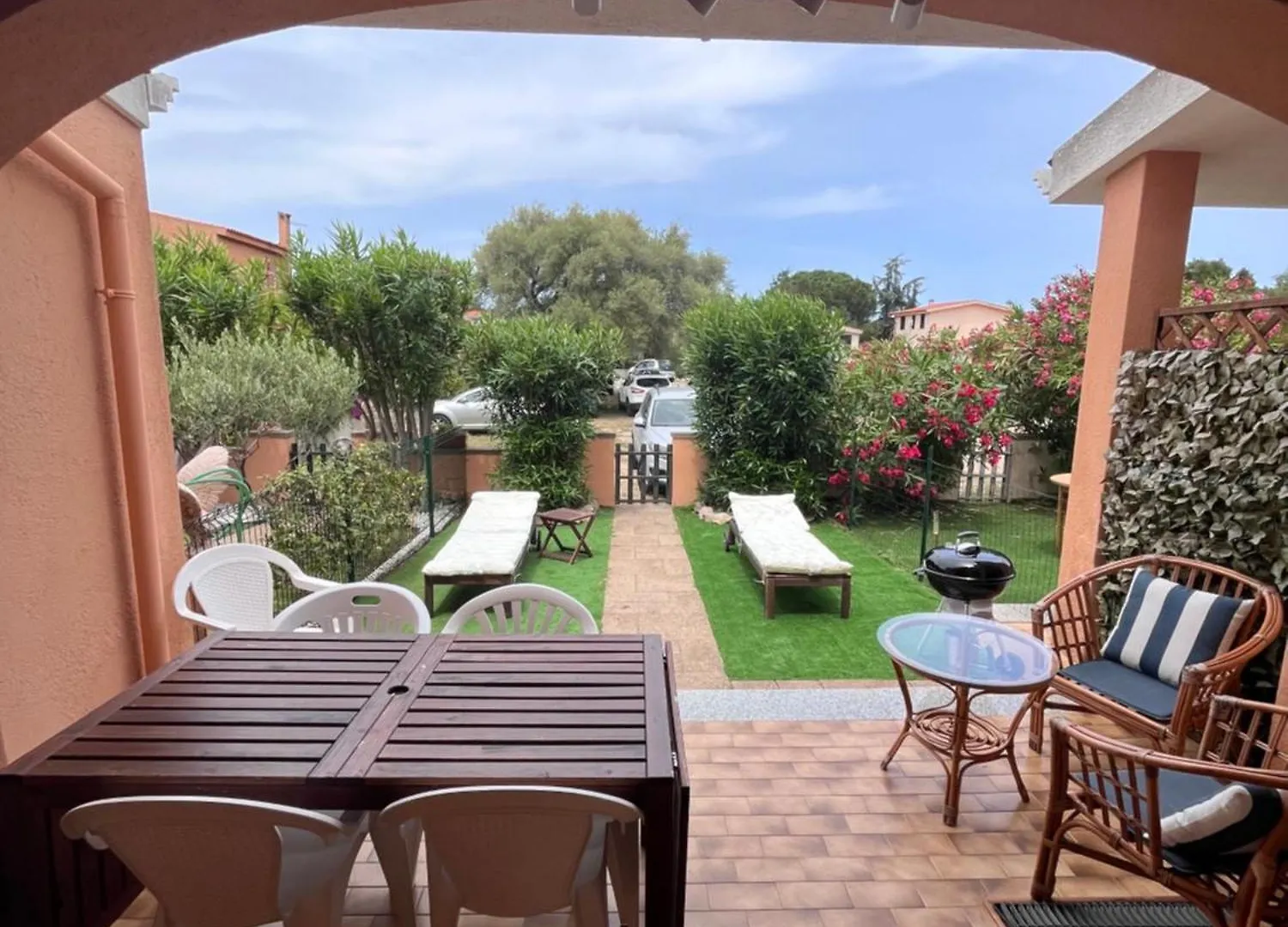 Appartamento San Teodoro centro e La Cinta Italia